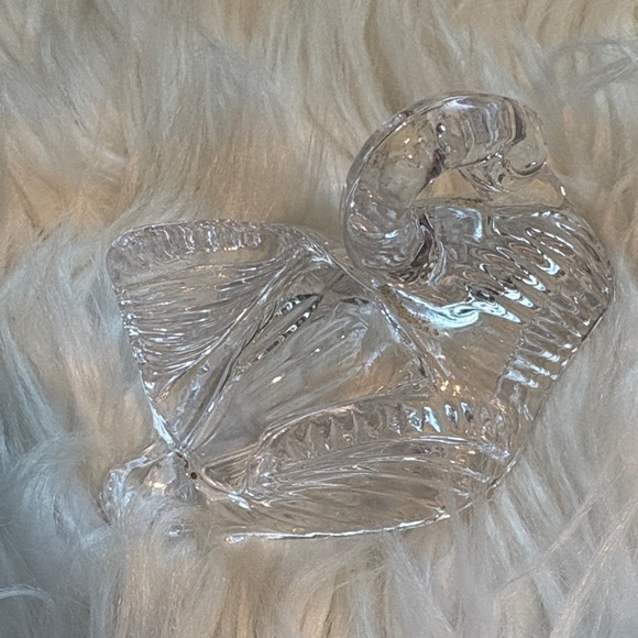Elegant Glass Swan Figurine - Picture 7 of 10
